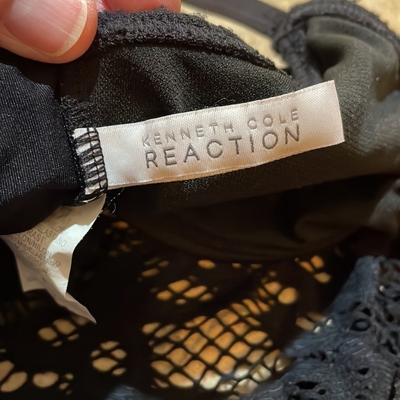 Kenneth Cole Swimwear Crochet Ruffle Off Shoulder Straps Black Bikini Top Size L - Picture 4 of 6